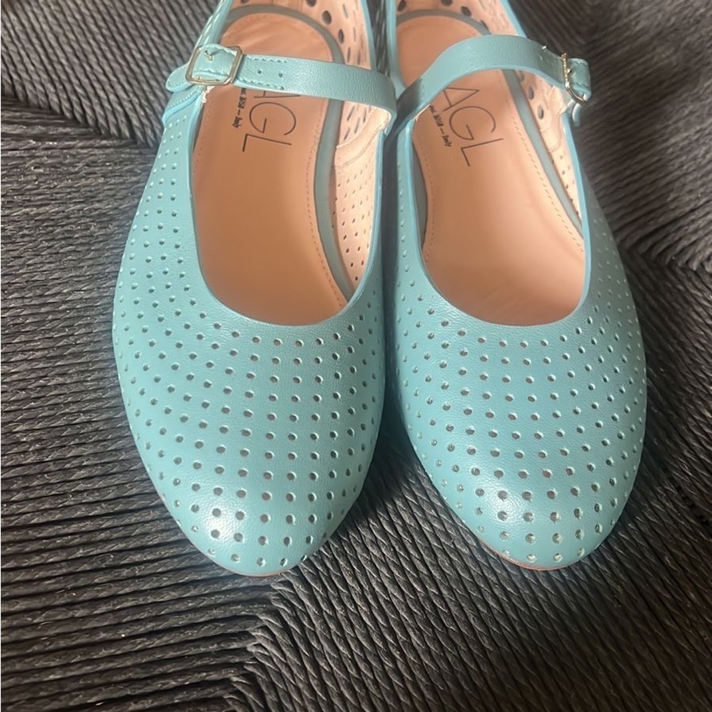 AGL NWT Women's baby blue genuine leather Mary Jane Flats - Picture 2 of 6
